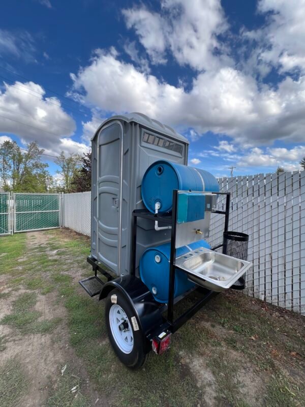 Single porta potty trailer with sink